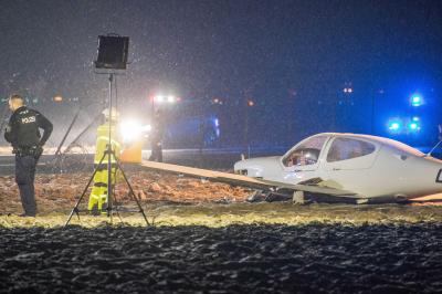 Flughafen Stuttgart: Flugzeug schiesst von Landebahn - War Schnee und Eis Schuld? - 4 Verletzte